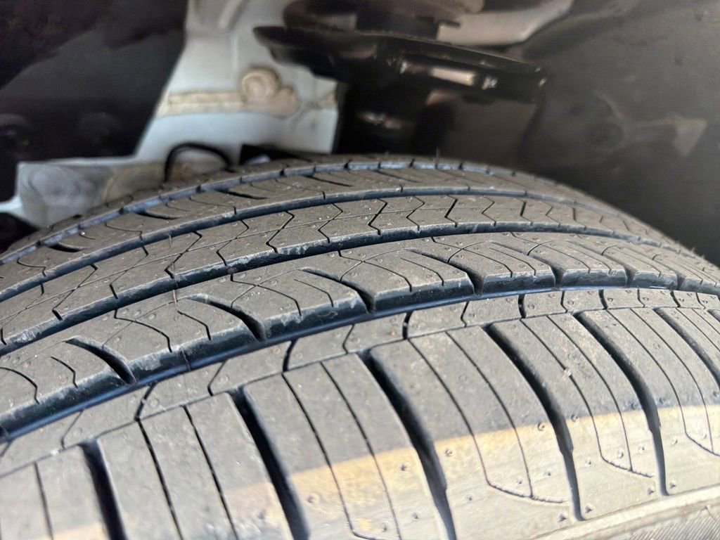 Used 2025 Nissan Rogue SL w/ SL Premium Package image 31