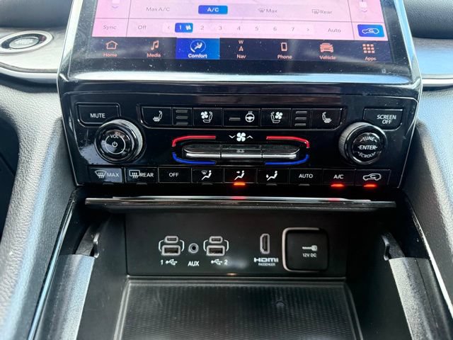 Used 2022 Jeep Grand Cherokee Limited 4xe w/ Luxury Tech Group II AWD/4WD image 12