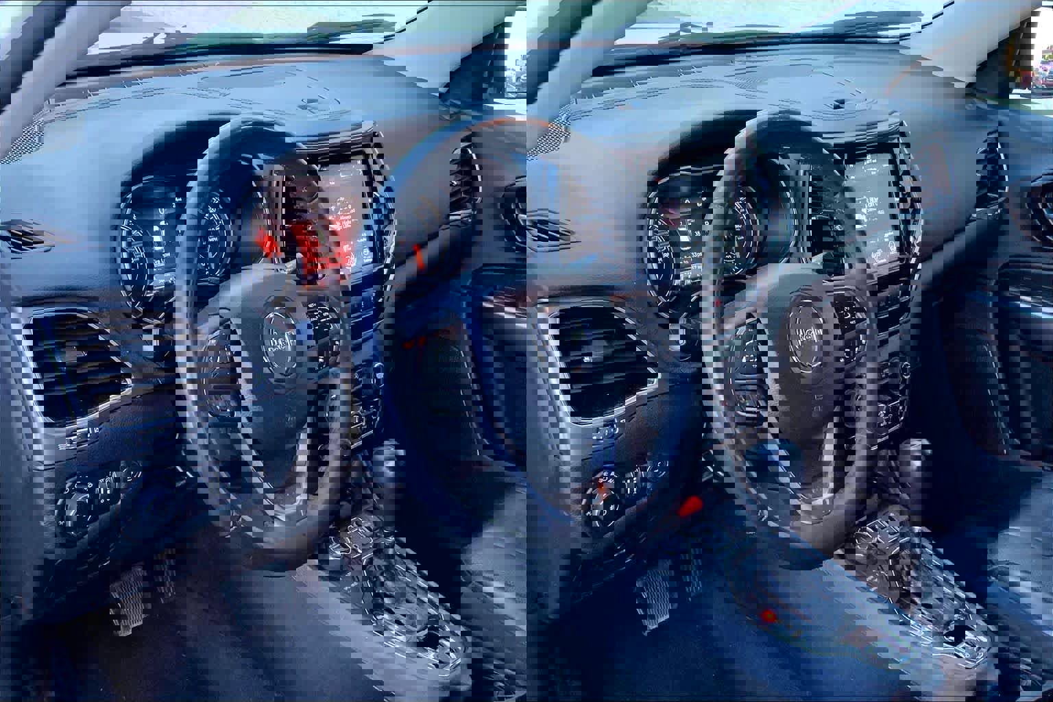 Used 2022 Jeep Cherokee Limited w/ Mopar Interior Package image 17