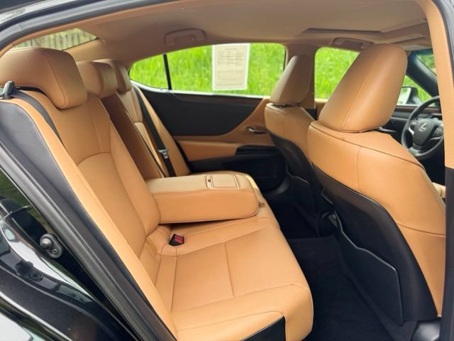 Used 2024 Lexus ES 350 w/ Premium Package FWD image 17