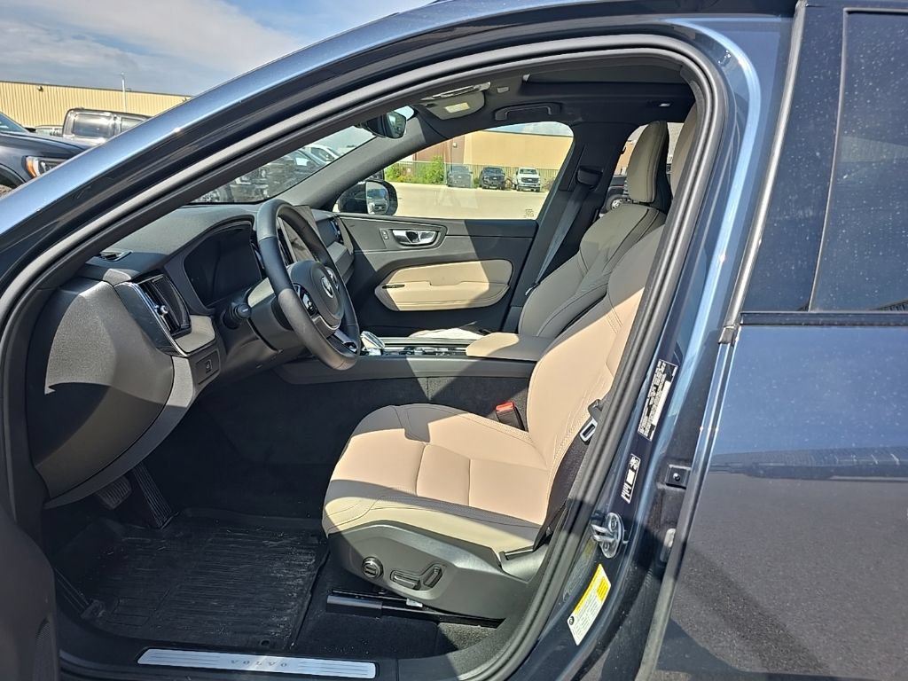 Used 2026 Volvo XC60 B5 Plus w/ Protection Package Premier AWD/4WD image 10