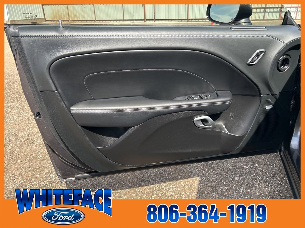 Used 2022 Dodge Challenger SXT w/ Plus Package image 10