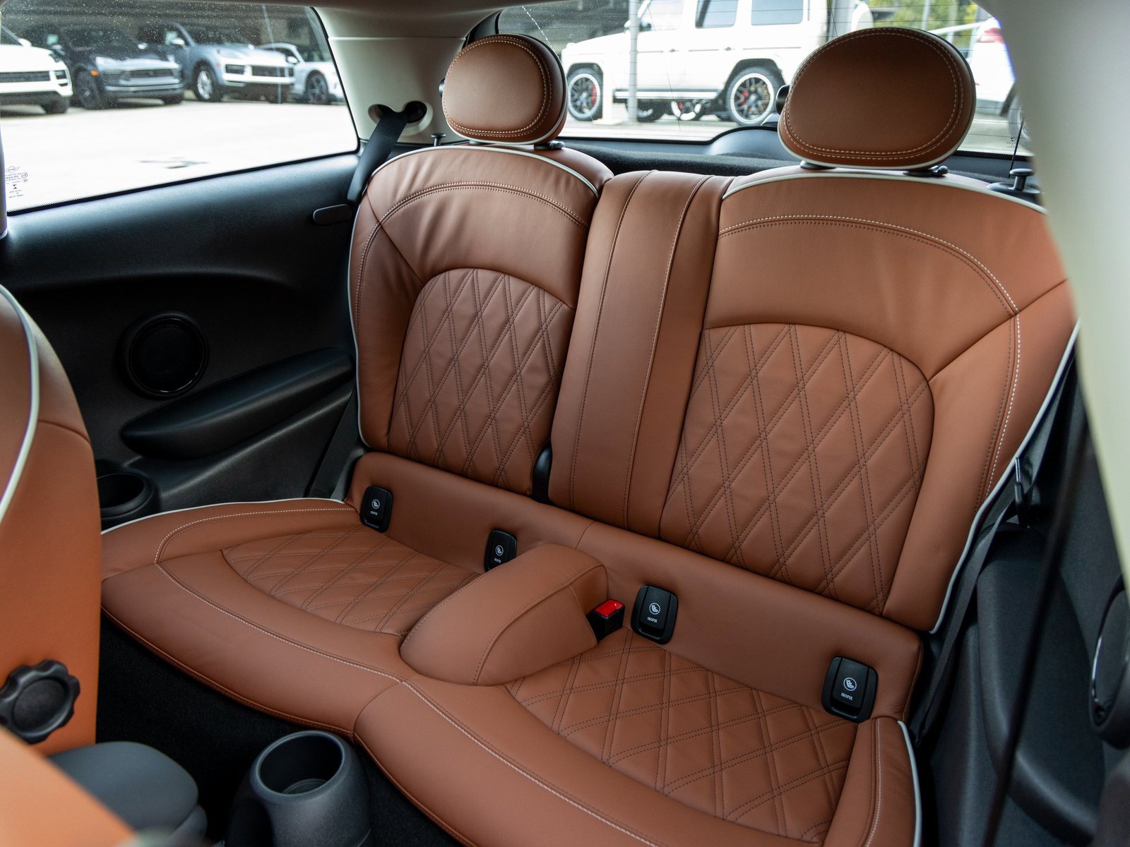 Used 2023 MINI Cooper 2-Door Hardtop w/ Signature Upholstery Package image 41