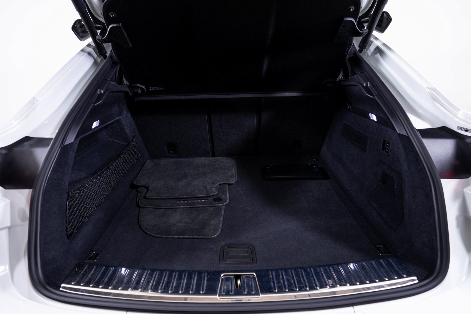 Used 2024 Porsche Cayenne Turbo GT image 19