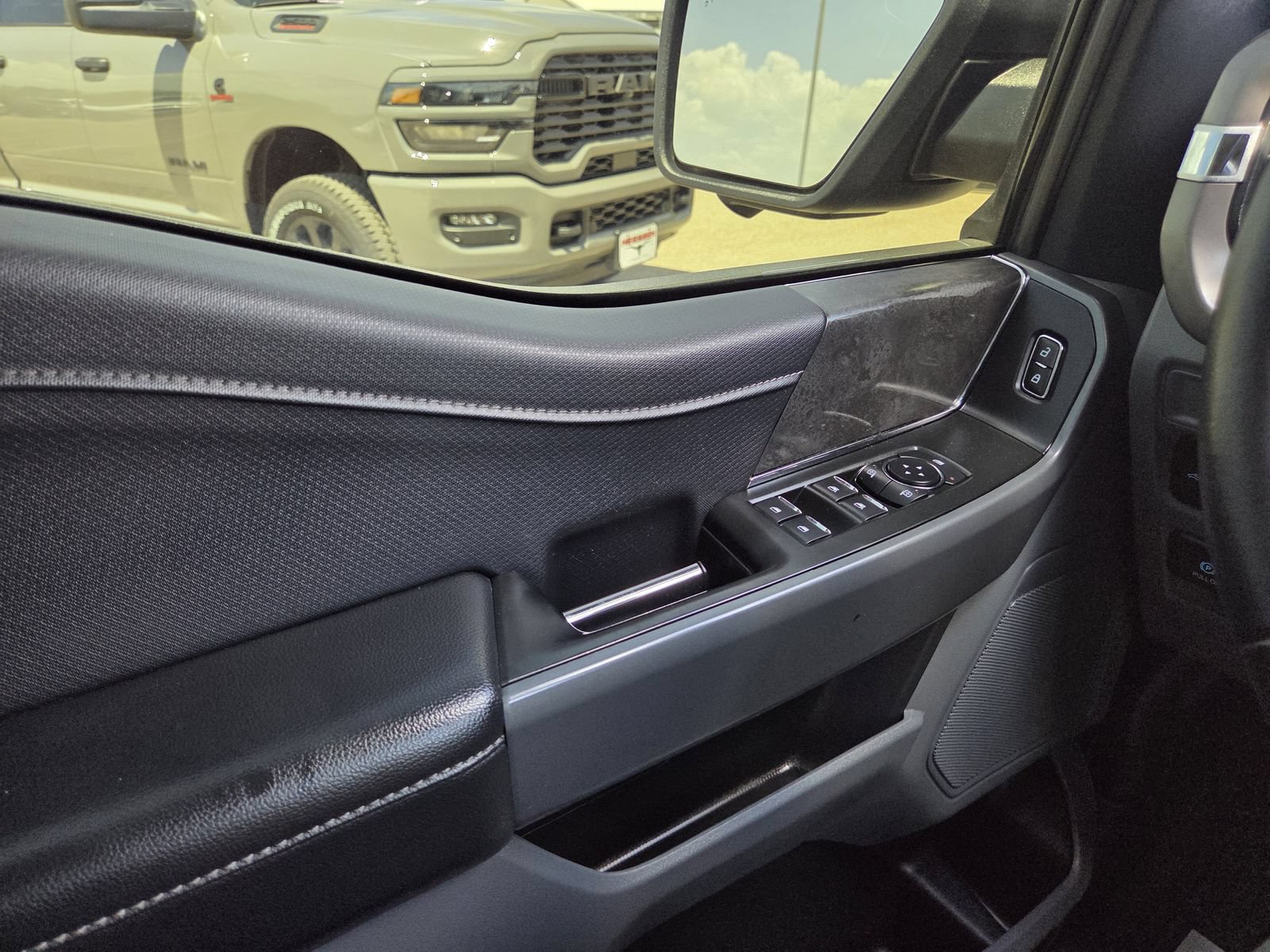 Used 2024 Ford F150 XLT w/ Mobile Office Package RWD image 39