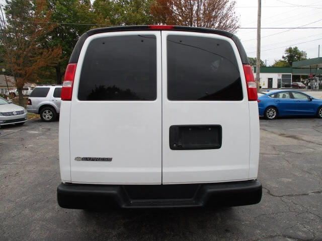 Used 2019 Chevrolet Express 3500 LS image 6