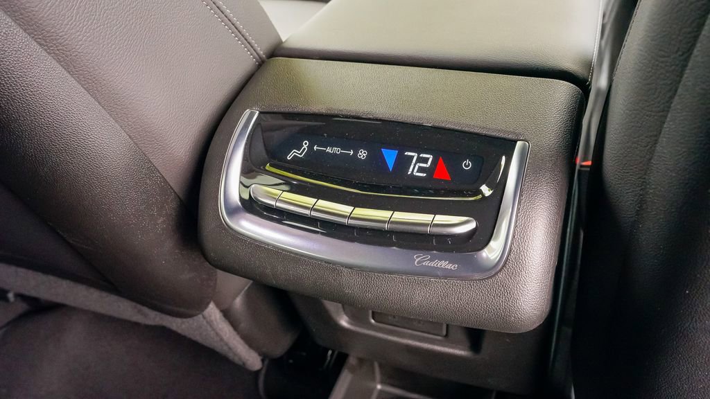 Certified 2025 Cadillac XT6 Luxury image 18