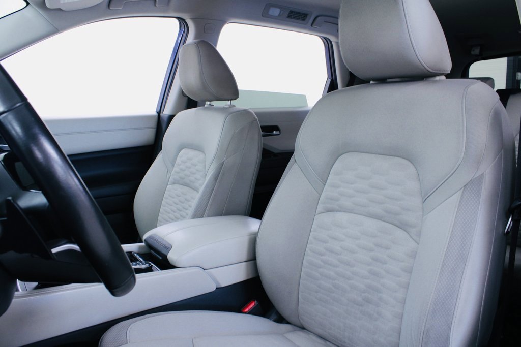 Used 2022 Nissan Pathfinder SV image 4