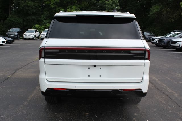 New 2027 Lincoln Navigator Black Label AWD/4WD image 4