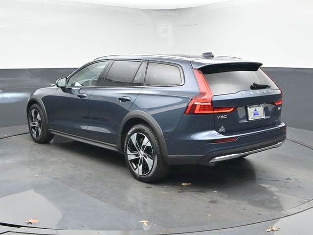 Used 2024 Volvo V60 B5 Cross Country Plus image 6