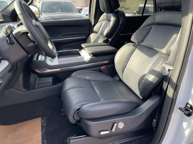 New 2025 Lincoln Navigator Reserve w/ Jet Appearance Package AWD/4WD image 21