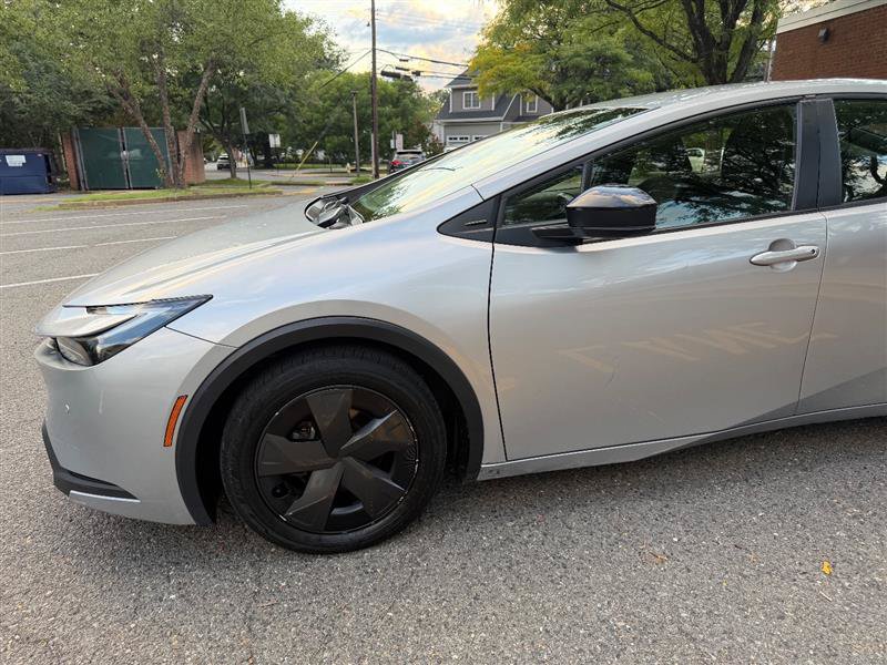 Used 2023 Toyota Prius LE FWD image 14