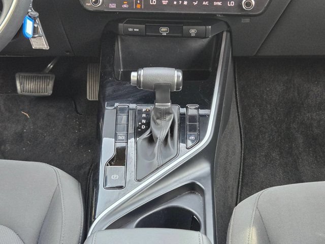 Used 2025 Kia Niro LX FWD image 17