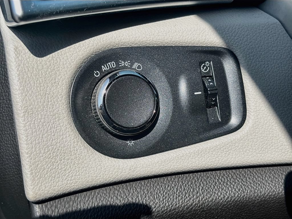 Used 2016 Cadillac SRX Luxury FWD image 26