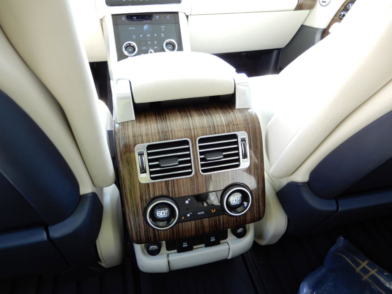 Used 2019 Land Rover Range Rover HSE image 19