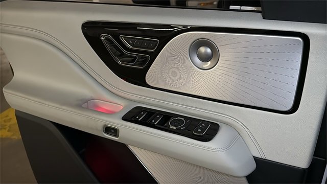 New 2026 Lincoln Aviator Black Label w/ Black Label Special Edition image 33