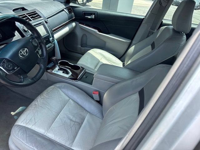 Used 2013 Toyota Camry XLE w/ Leather Pkg FWD image 28