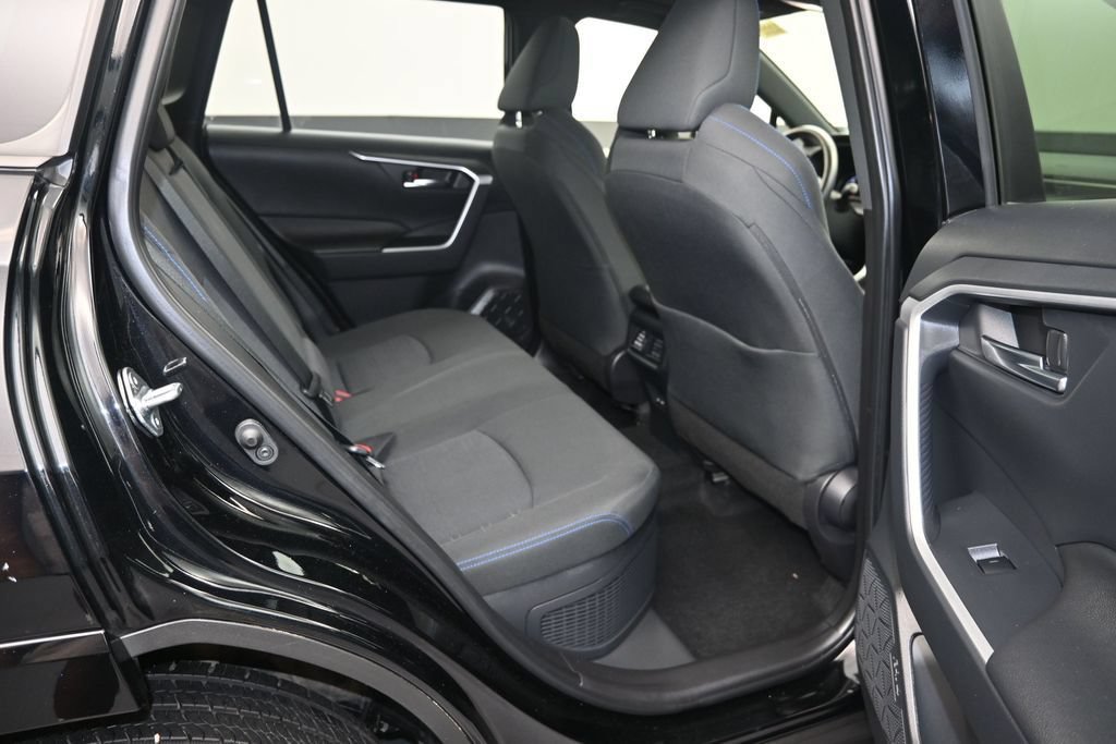 Used 2023 Toyota RAV4 SE w/ Convenience Package AWD/4WD image 10