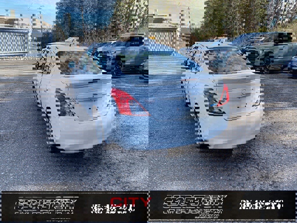 Used 2014 Nissan Versa SV image 7