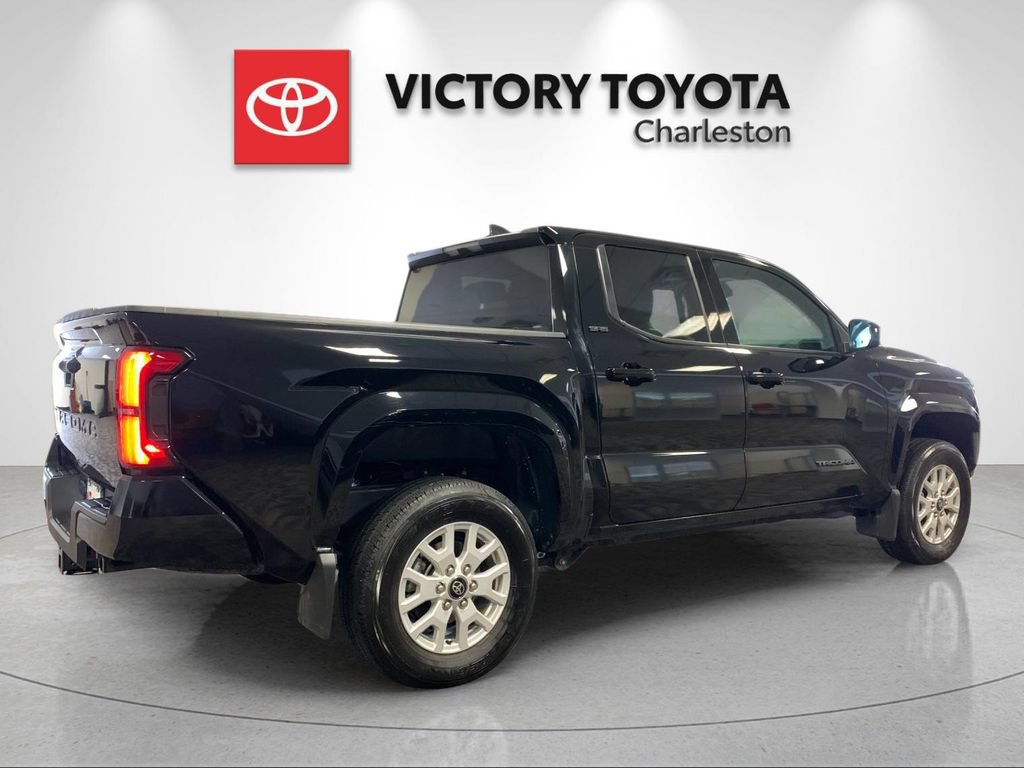 Used 2025 Toyota Tacoma SR5 AWD/4WD image 7