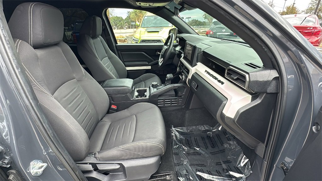 Used 2024 Toyota Tacoma TRD Off-Road image 44