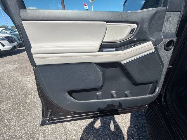 Used 2025 Ford Expedition Active AWD/4WD image 10