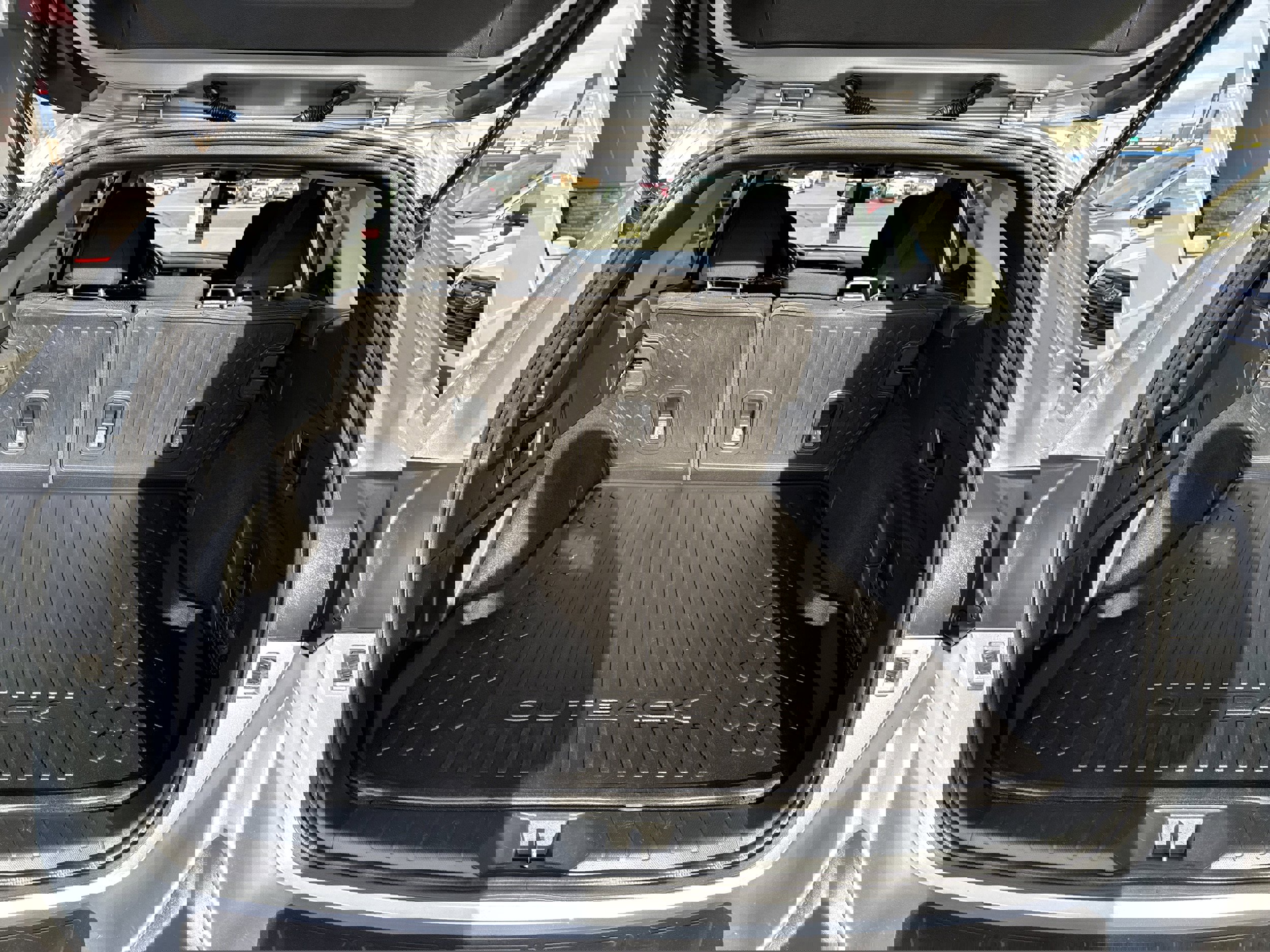 Used 2023 Subaru Outback Premium image 12