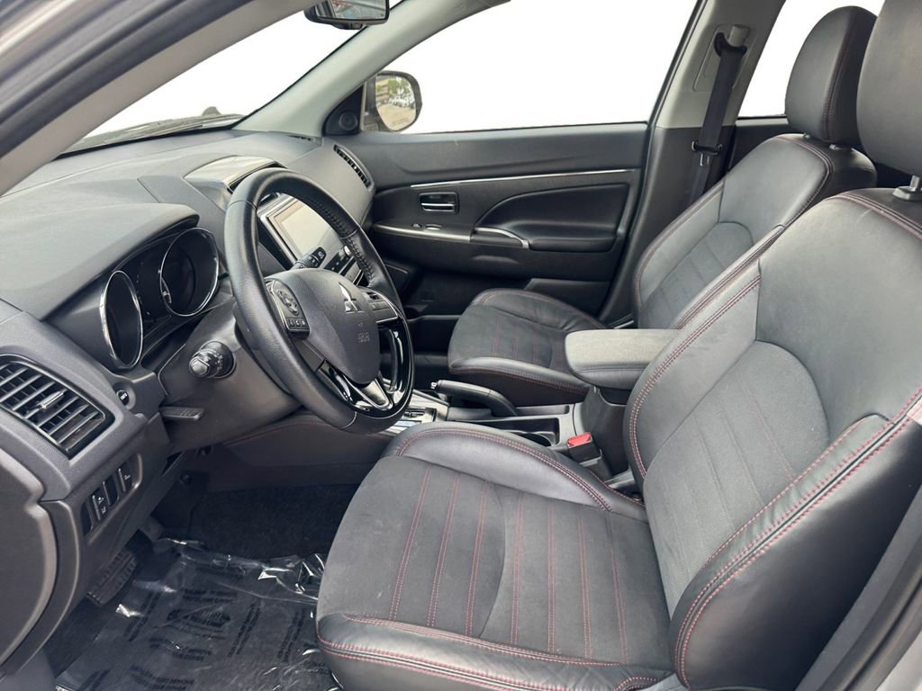 Used 2024 Mitsubishi Outlander Sport SE image 9