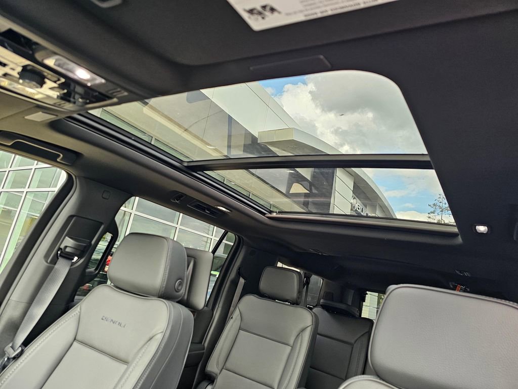 New 2026 GMC Yukon XL Denali w/ Denali Reserve Package AWD/4WD image 24