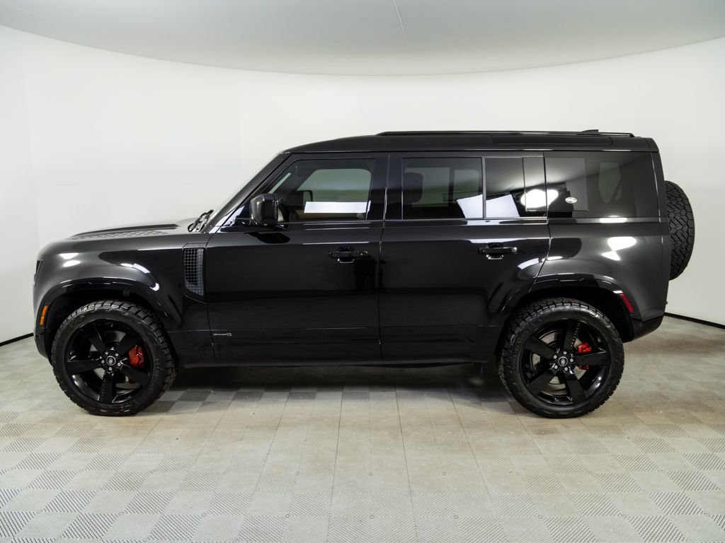 Used 2023 Land Rover Defender 110 X AWD/4WD image 2