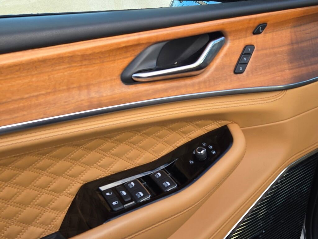 Used 2024 Jeep Grand Cherokee L Summit image 26