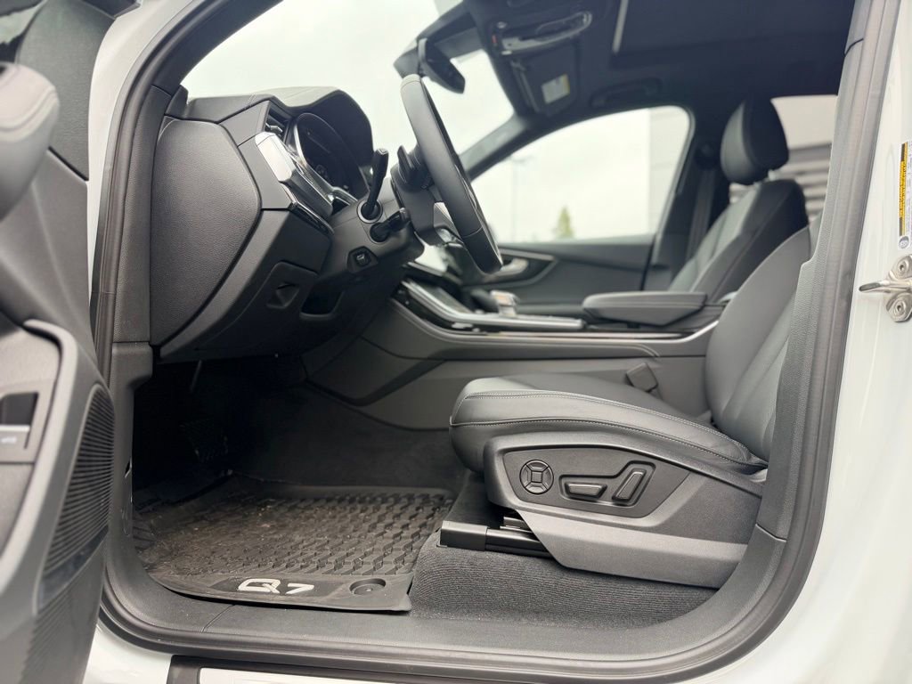 Certified 2025 Audi Q7 3.0T Premium Plus w/ Premium Plus Package AWD/4WD image 10