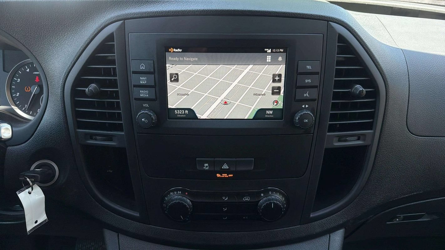 Used 2023 Mercedes-Benz Metris image 11