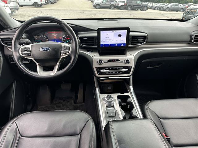 Used 2023 Ford Explorer XLT w/ Equipment Group 202A AWD/4WD image 12