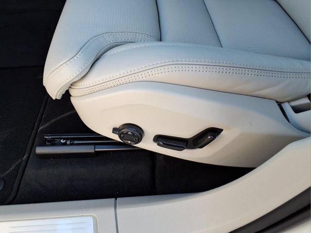 New 2026 Volvo XC60 T8 Ultra w/ Protection Package Premier AWD/4WD image 16