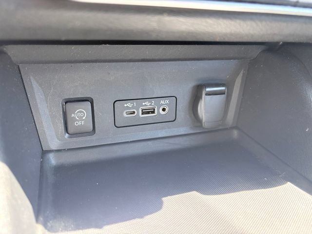 Used 2025 Nissan Sentra SV w/ All-Weather Package FWD image 18