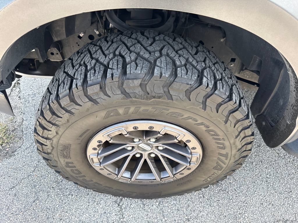 Used 2020 Ford F150 Raptor w/ Equipment Group 802A Luxury AWD/4WD image 13