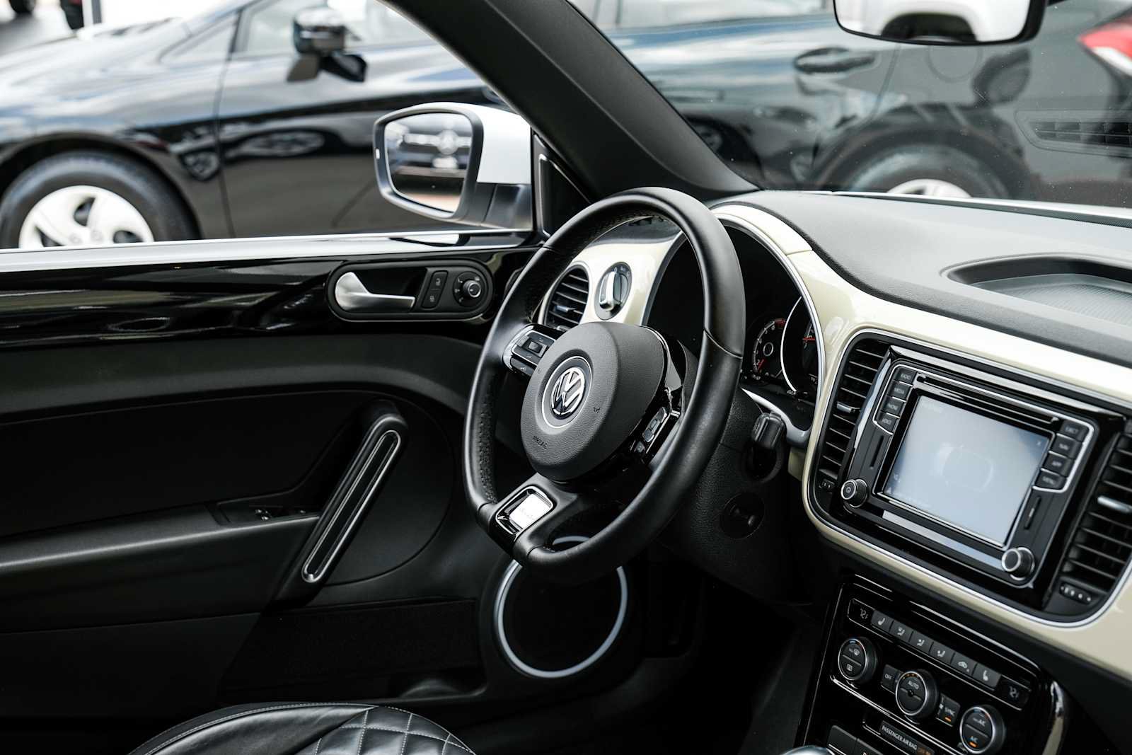 Used 2019 Volkswagen Beetle 2.0T Final Edition SEL FWD image 19