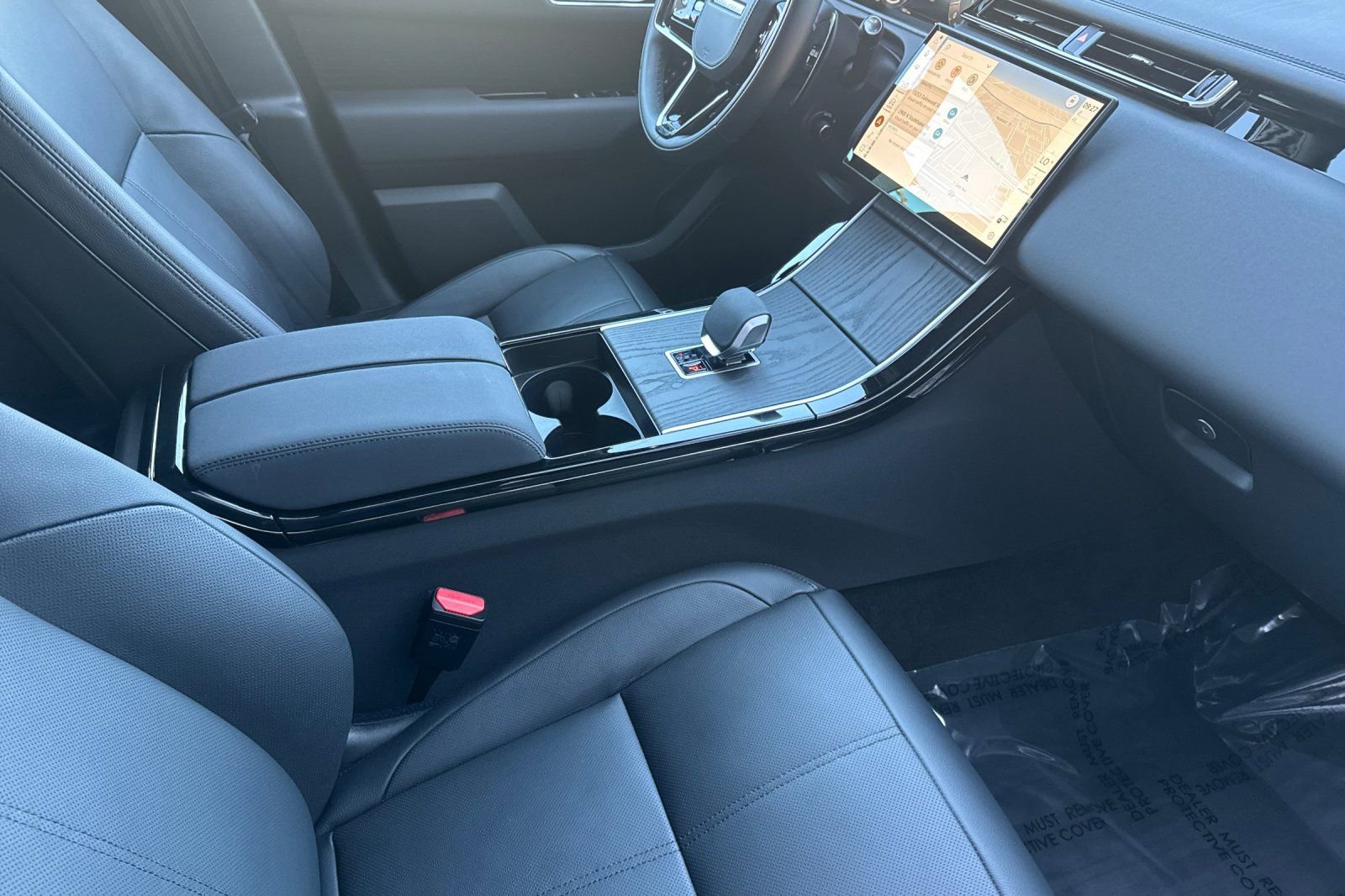 Used 2026 Land Rover Range Rover Velar Dynamic SE image 17