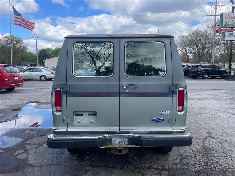 Used 1989 Ford E-250 and Econoline 250 Club Wagon RWD image 6