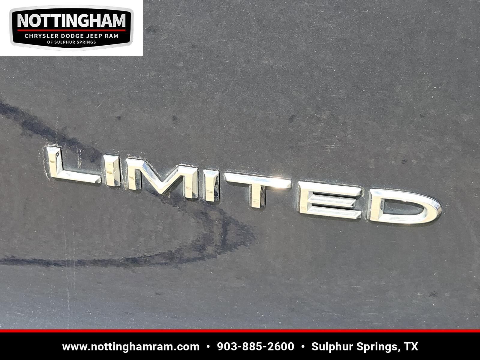 Used 2023 Chrysler Pacifica Limited image 9