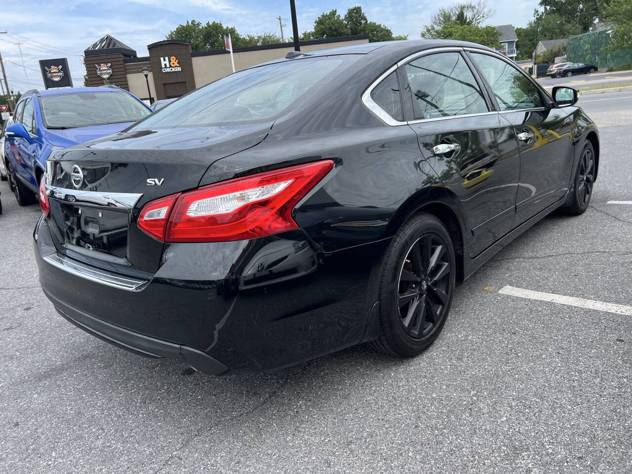 Used 2016 Nissan Altima 2.5 SV w/ Convenience Package FWD image 4