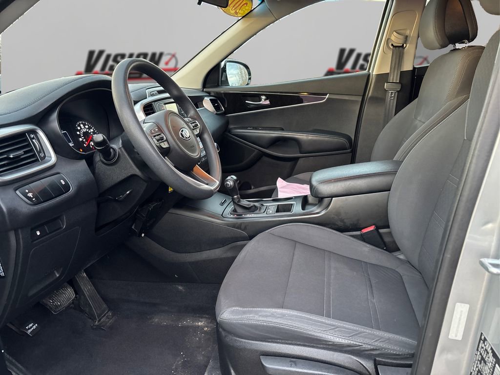 Used 2016 Kia Sorento LX image 9