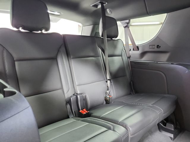 Used 2025 GMC Yukon XL Denali AWD/4WD image 47