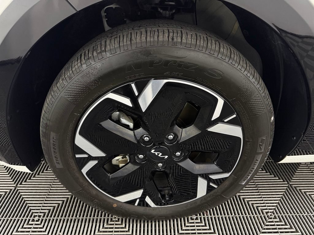 Used 2023 Kia Niro Wind FWD image 12