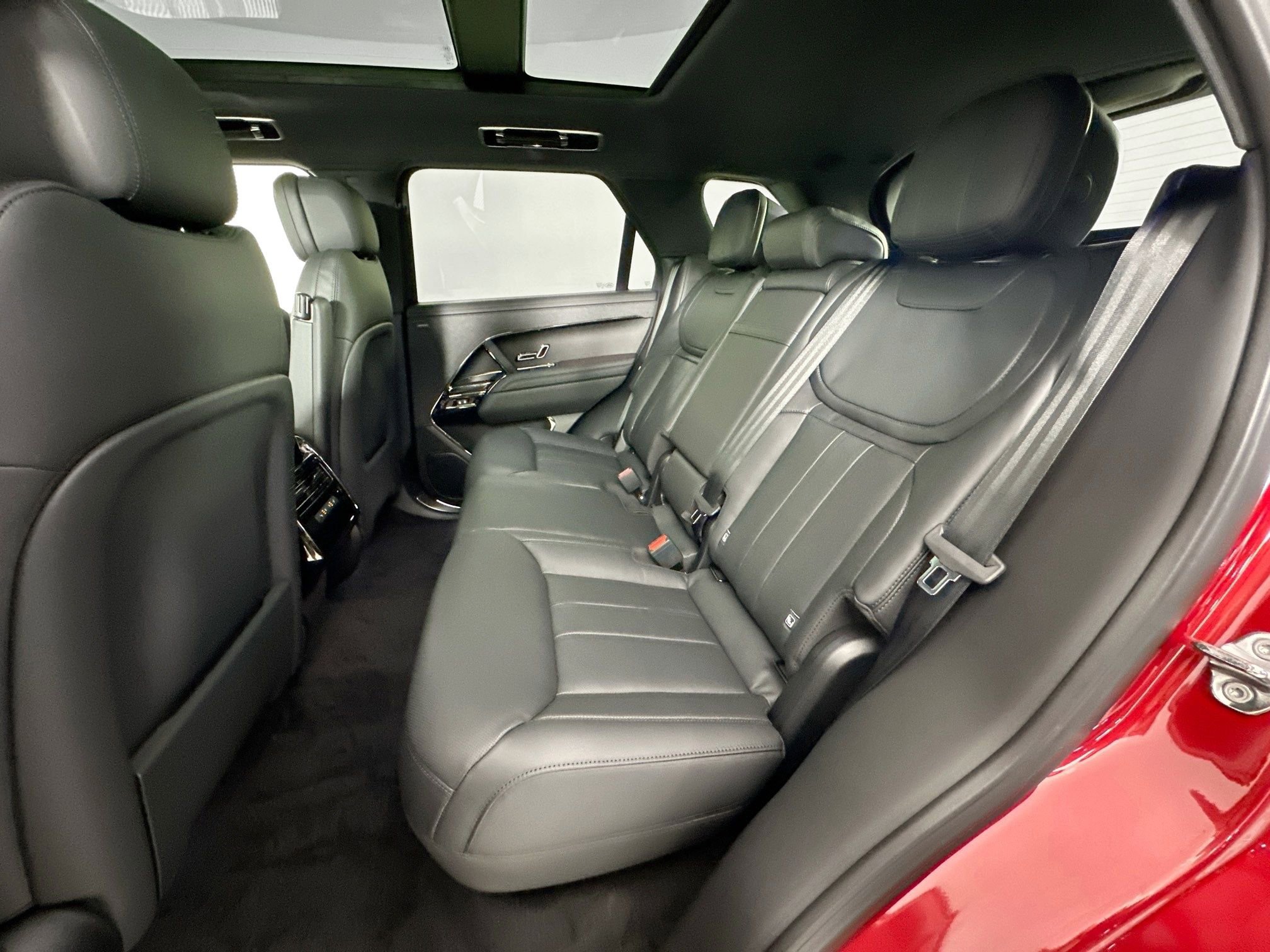 Used 2026 Land Rover Range Rover Sport SE image 22