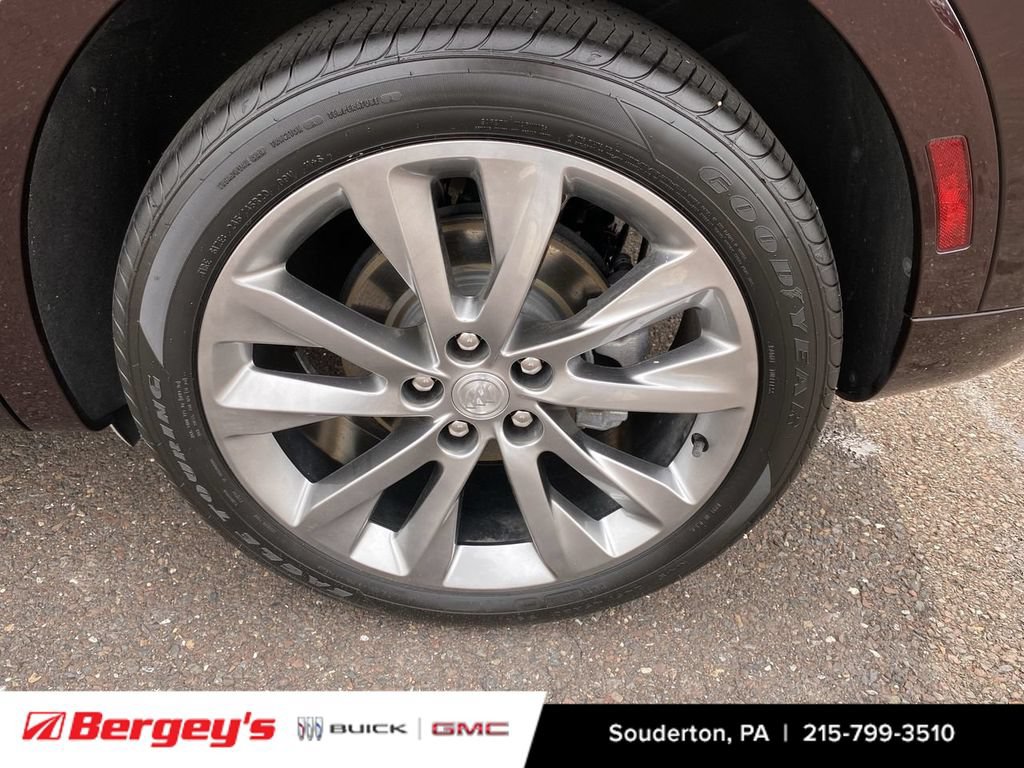 Certified 2021 Buick Envision Avenir w/ Technology Package II AWD/4WD image 37