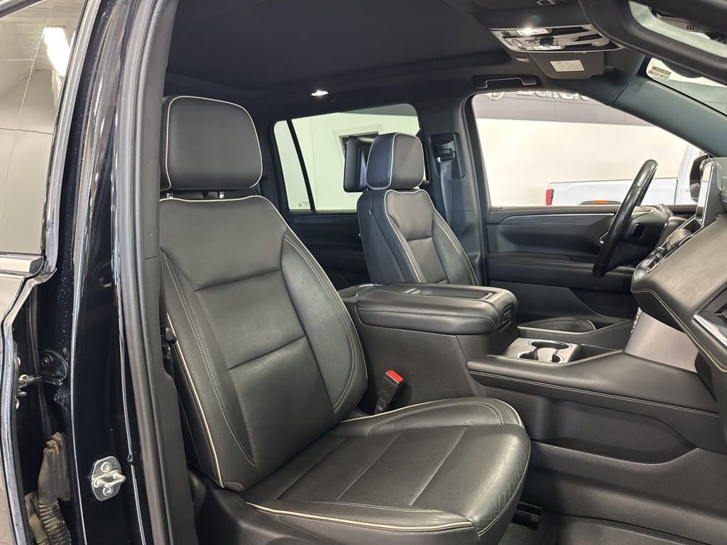 Used 2021 GMC Yukon XL SLT w/ SLT Premium Package AWD/4WD image 13