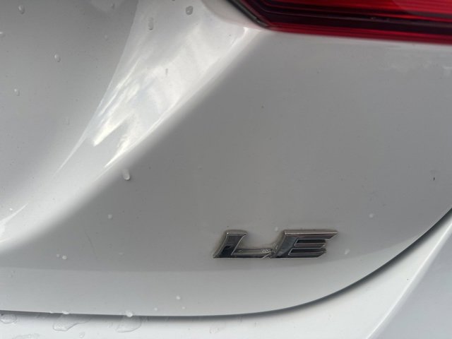 Used 2019 Toyota Camry L image 8