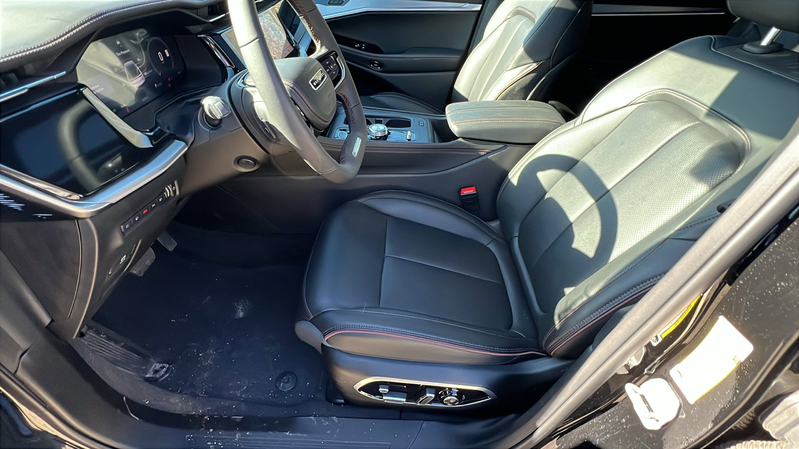 Used 2024 Jeep Wagoneer Launch Edition image 16